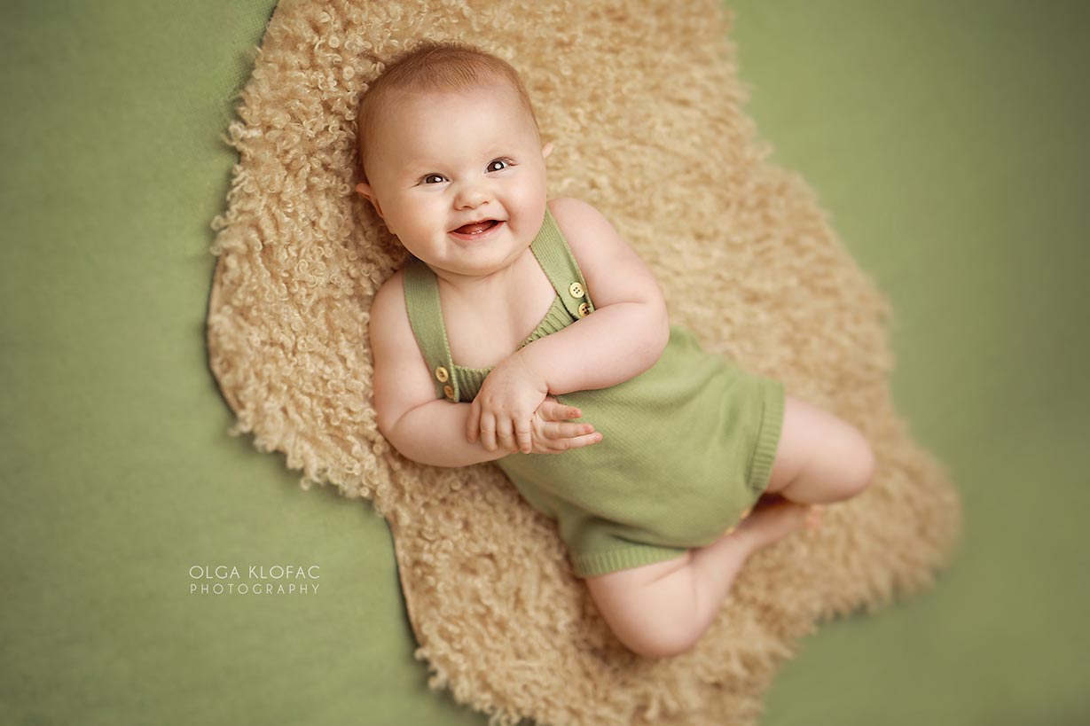 portrait of 8-month-old baby boy by Olga_Klofac Professional Newborn Baby Photographer Castlebar Claremorris Ballina Mayo Sligo Roscommon 2
